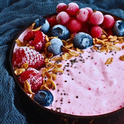 Smoothie Bowl de Frutas Vermelhas e Chia (Café da Manhã Vegano para Perder Peso)